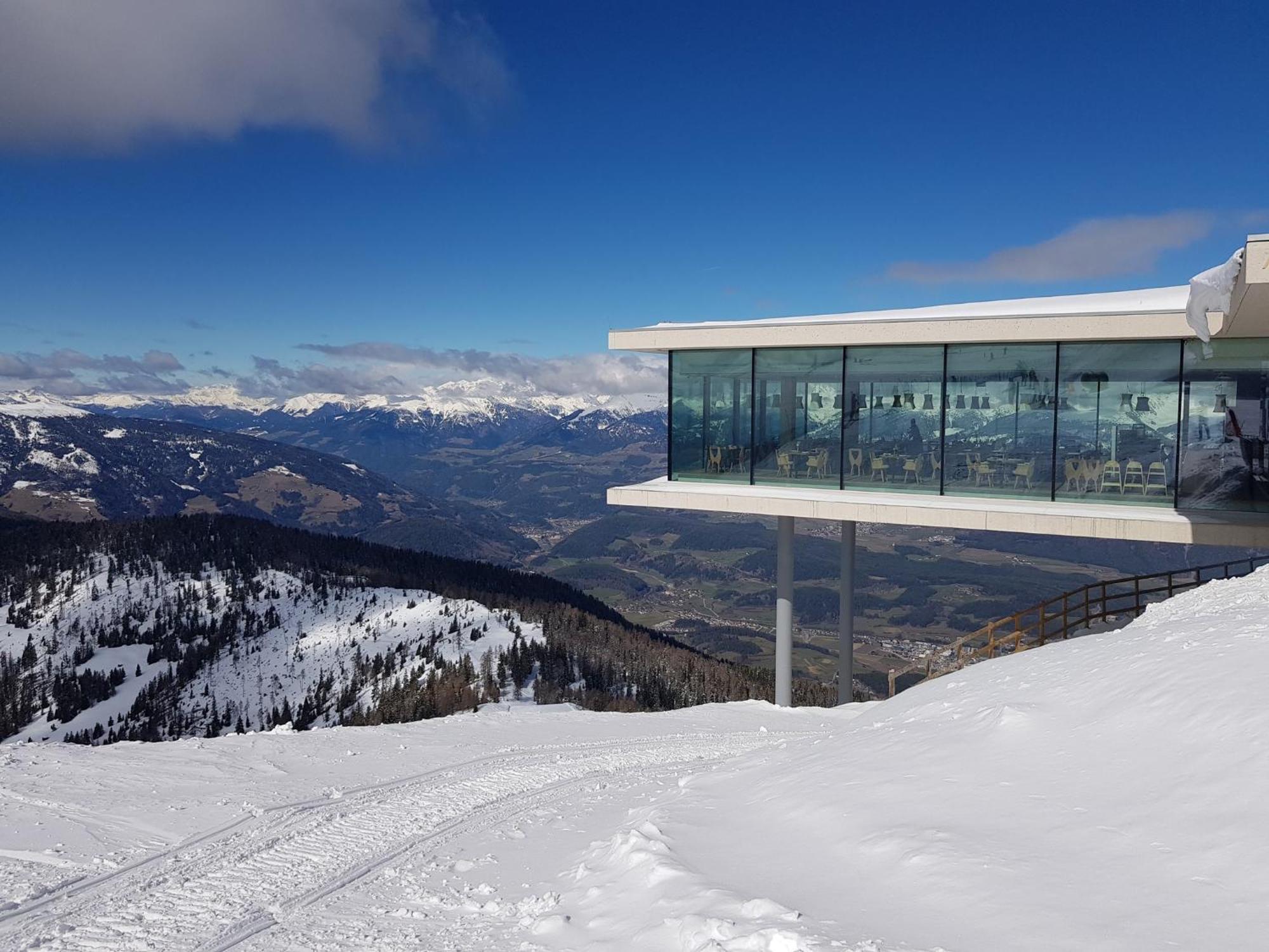 Alping Apartments Brunico Bagian luar foto