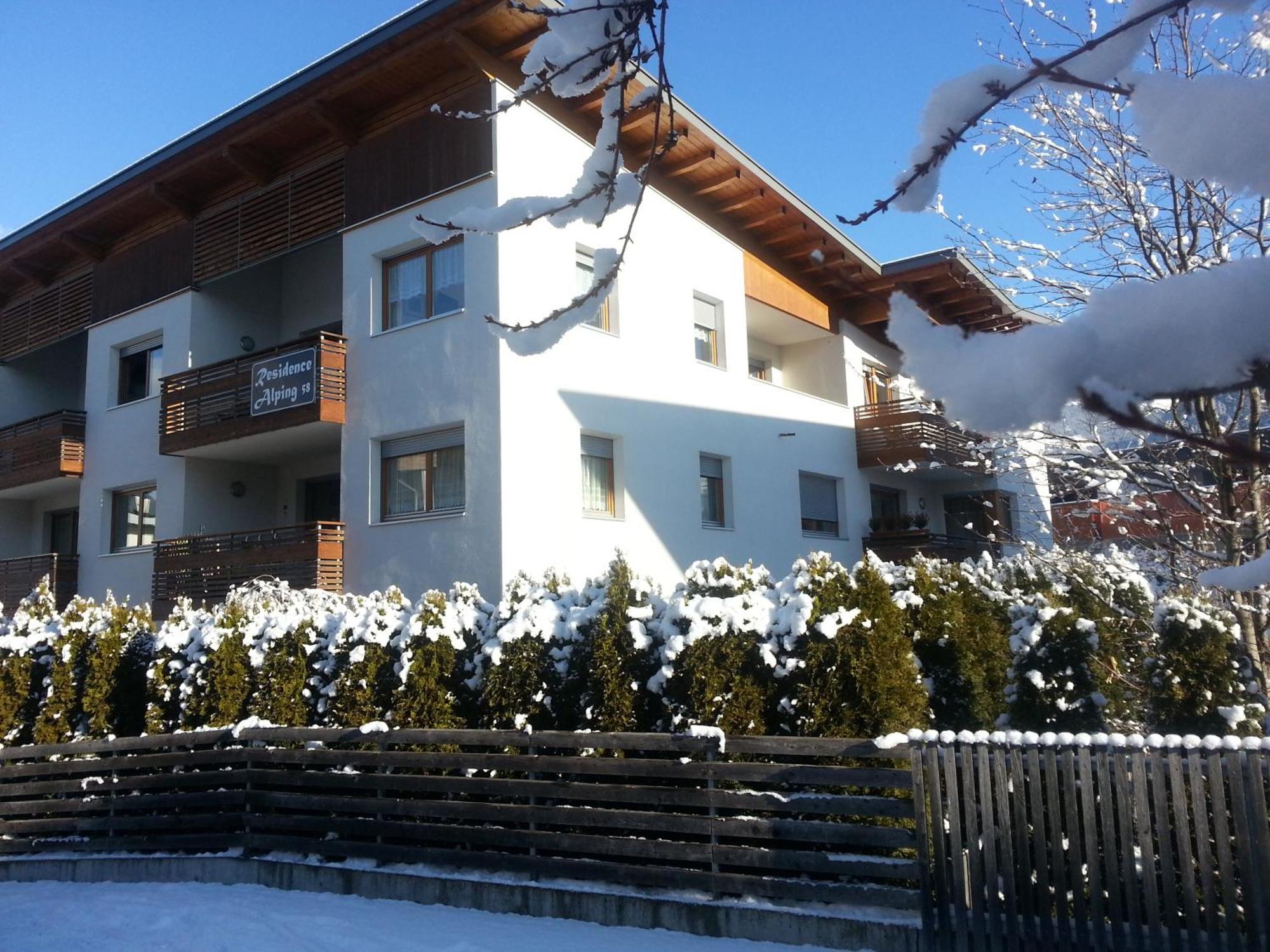 Alping Apartments Brunico Bagian luar foto