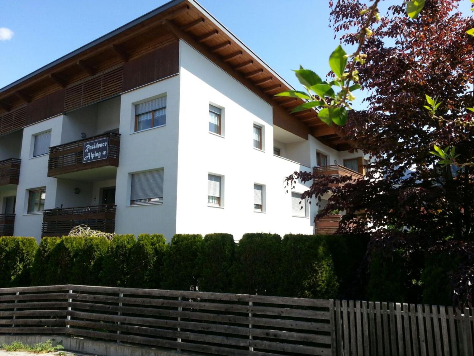 Alping Apartments Brunico Bagian luar foto