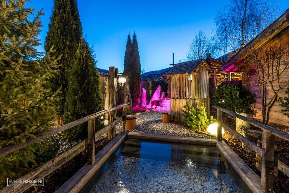Alping Apartments Brunico Bagian luar foto