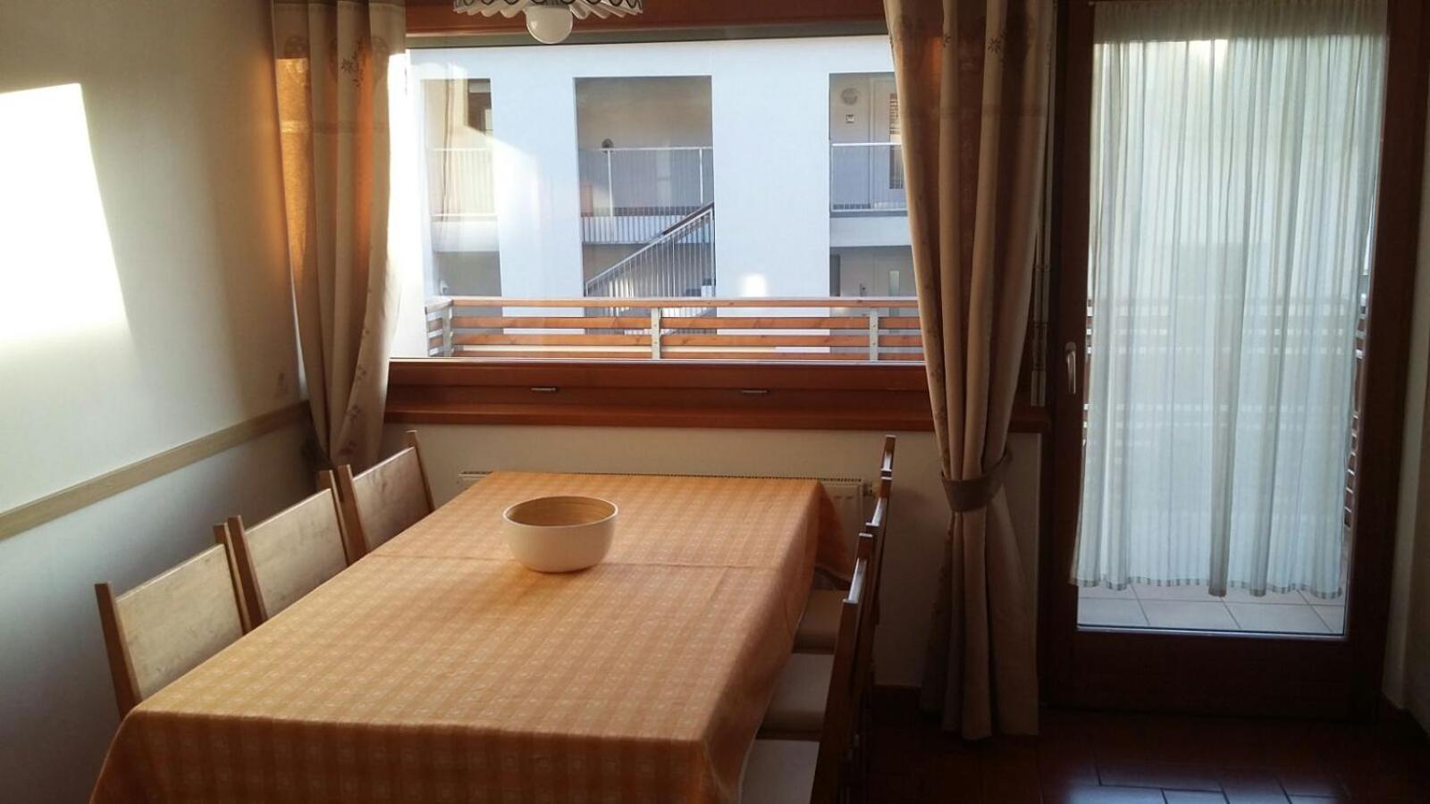 Alping Apartments Brunico Bagian luar foto