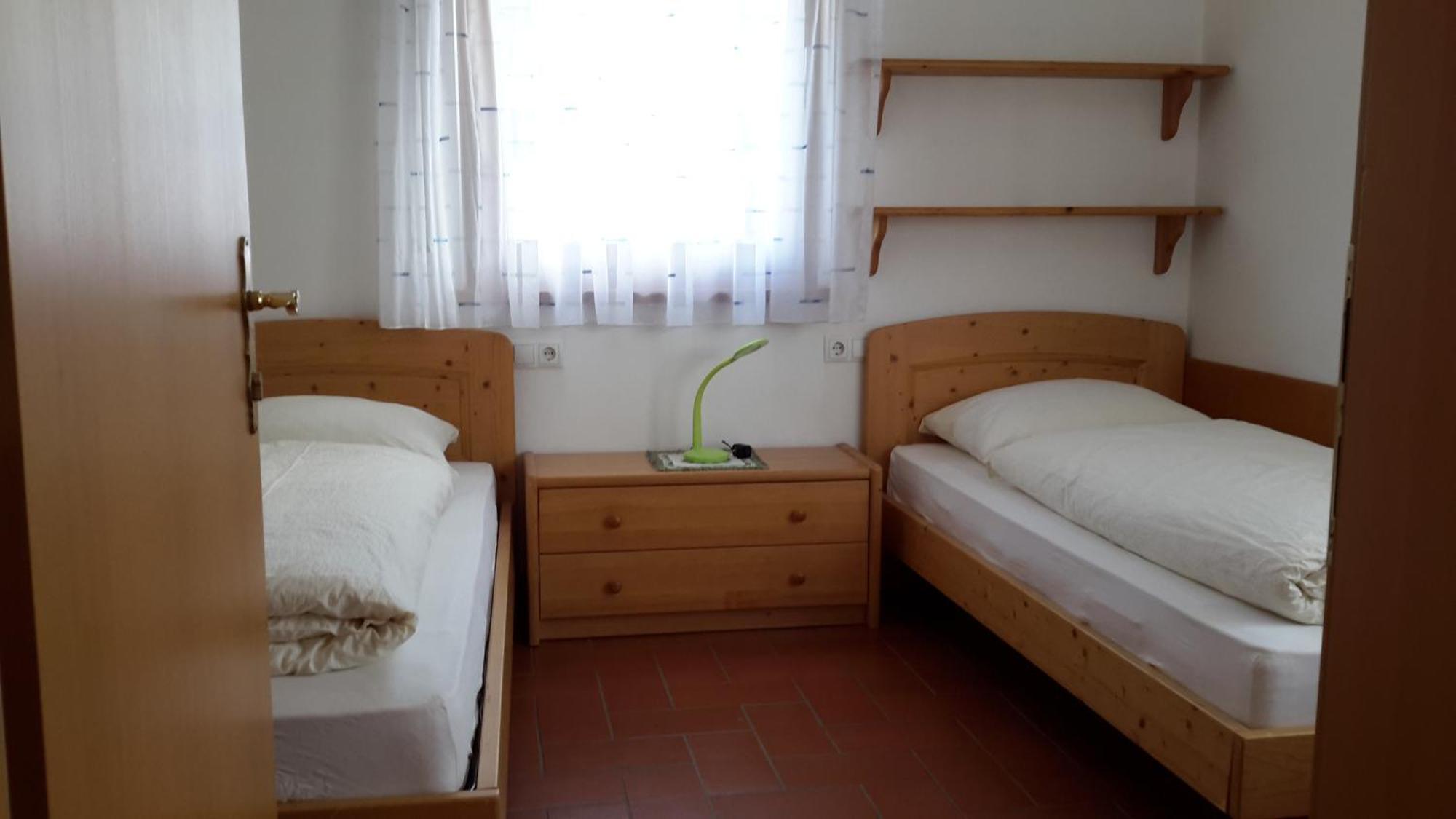 Alping Apartments Brunico Bagian luar foto