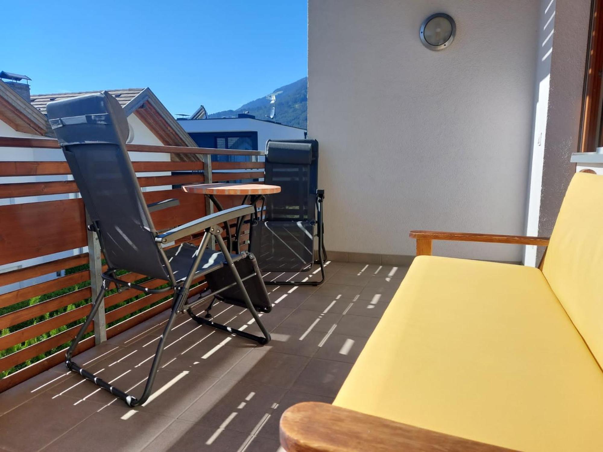 Alping Apartments Brunico Bagian luar foto