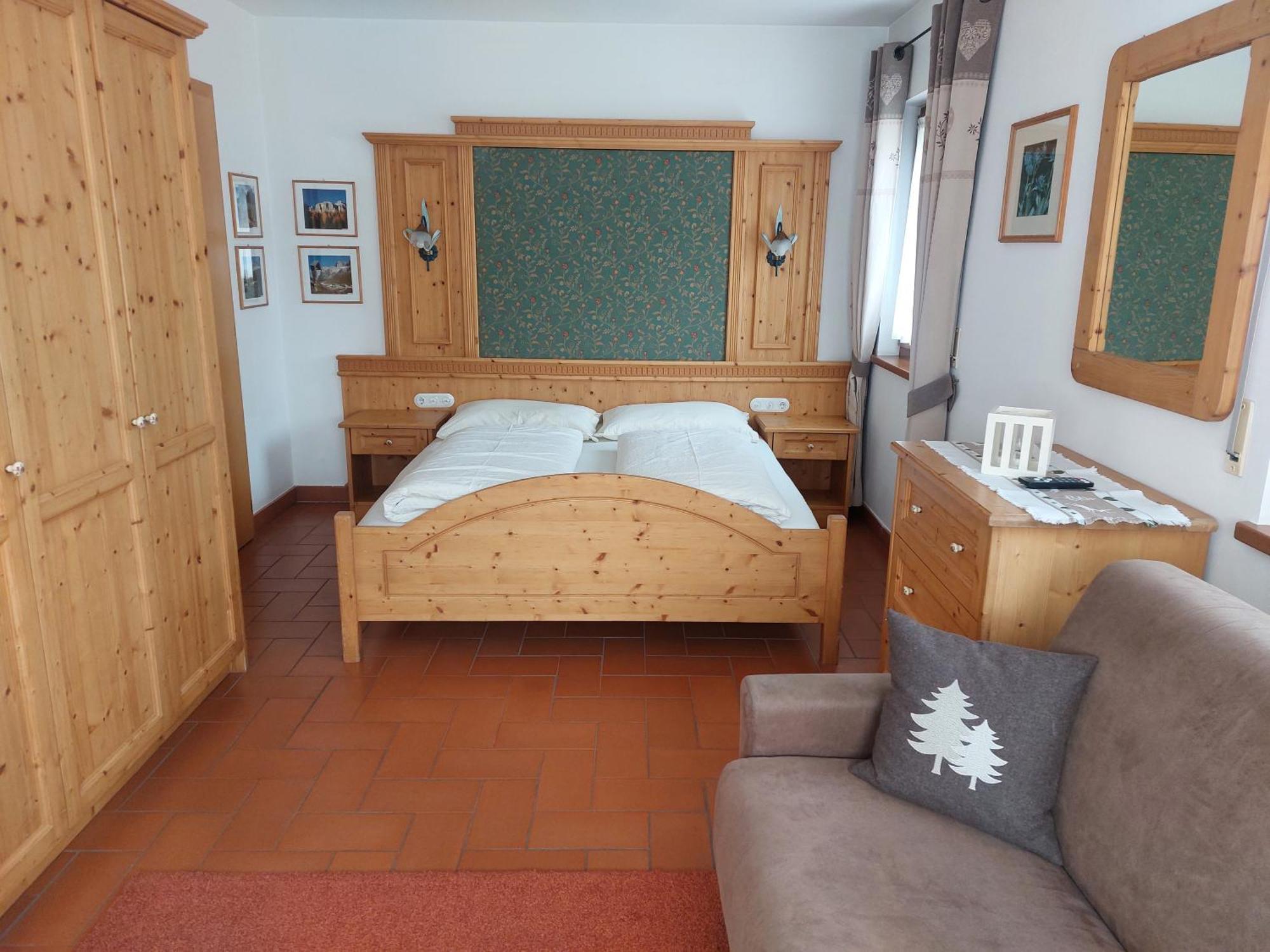 Alping Apartments Brunico Bagian luar foto