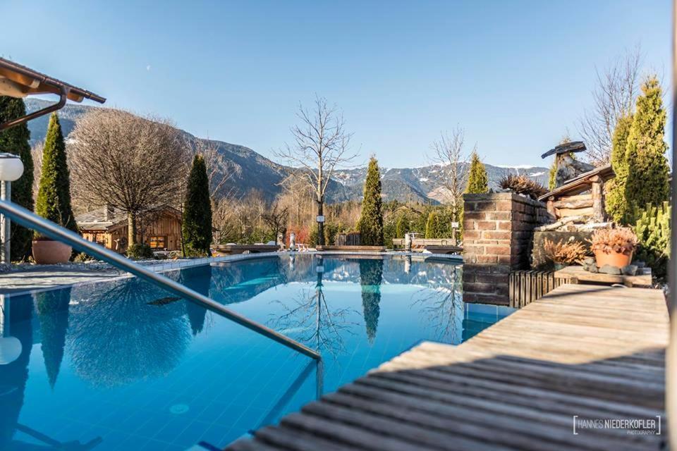 Alping Apartments Brunico Bagian luar foto